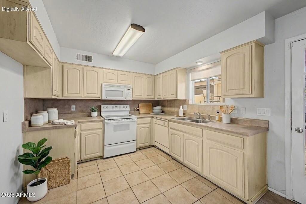 Image 3 of property listing at 4505 N 26TH Drive, Phoenix, AZ 85017