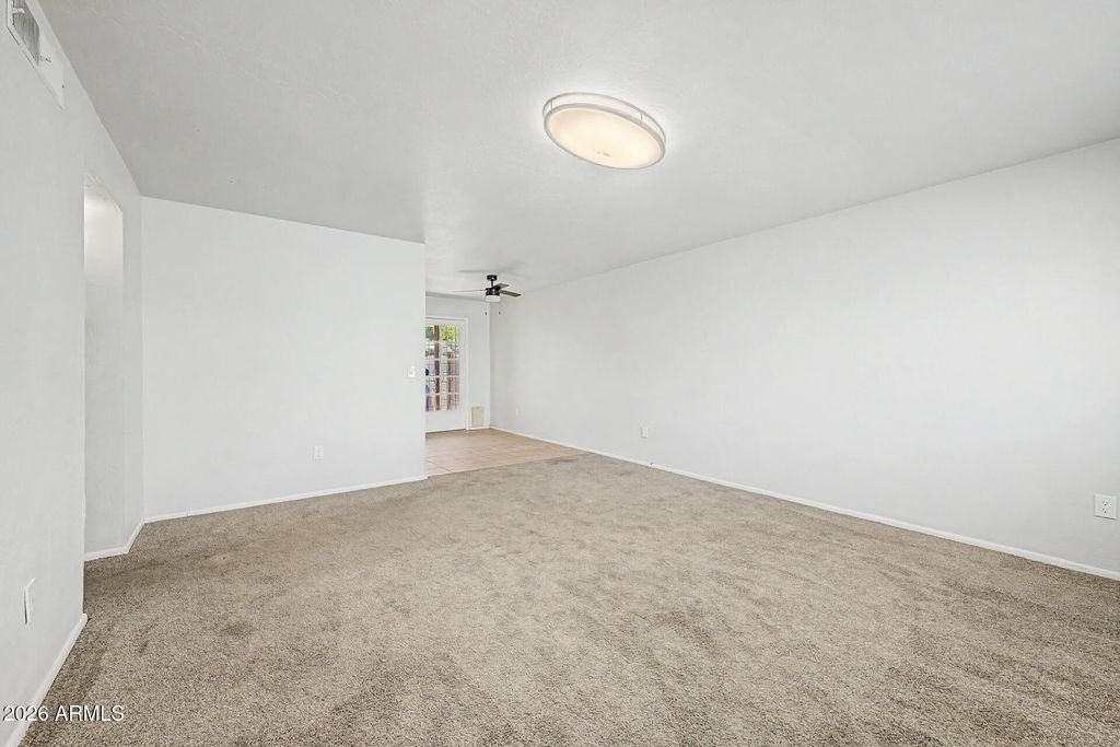 Image 6 of property listing at 4505 N 26TH Drive, Phoenix, AZ 85017