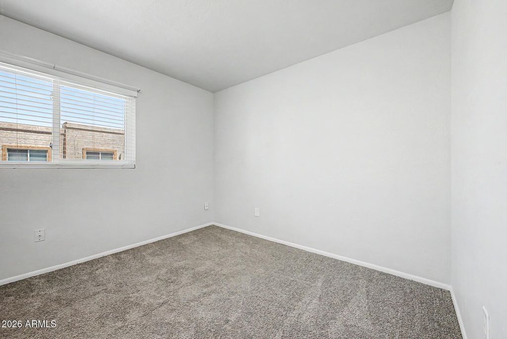 Image 9 of property listing at 4505 N 26TH Drive, Phoenix, AZ 85017