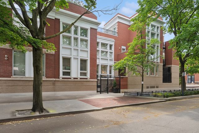 2209 N Seminary Avenue, Chicago, IL 60614