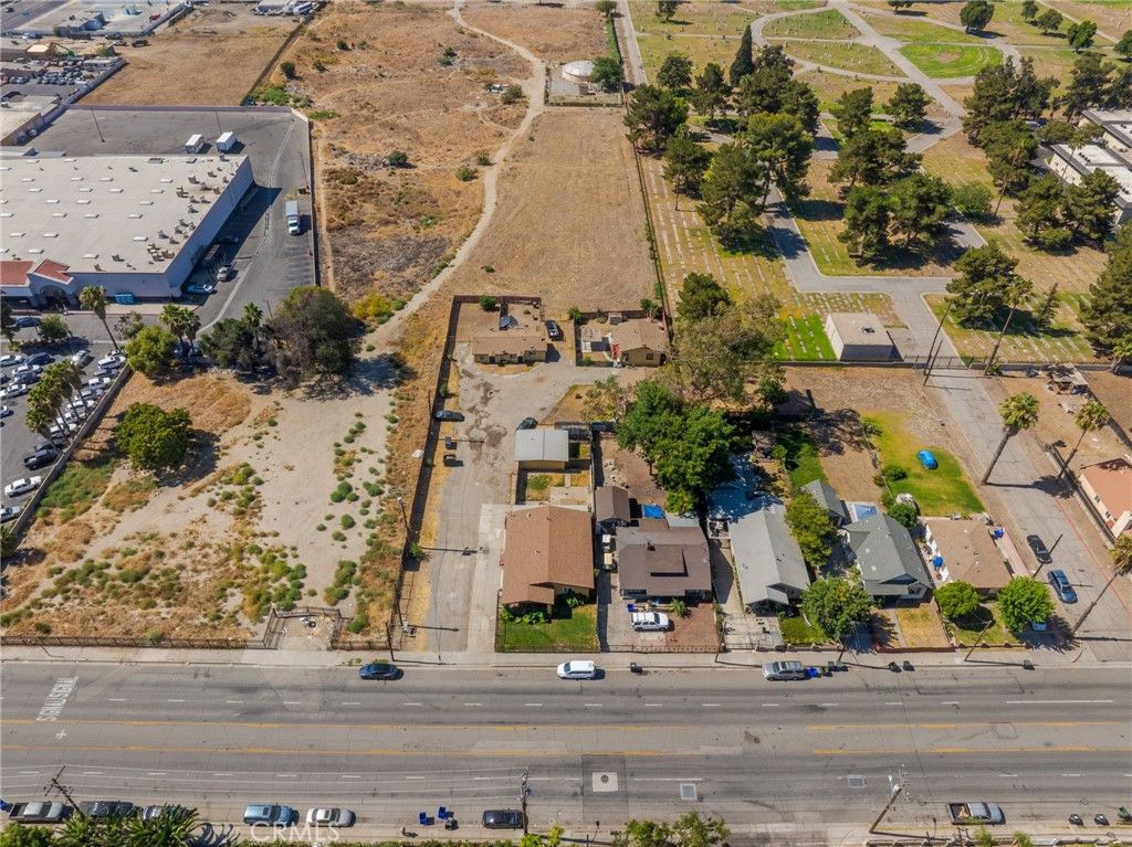 Image 13 of property listing at 233 9th, San Bernardino, CA 92410