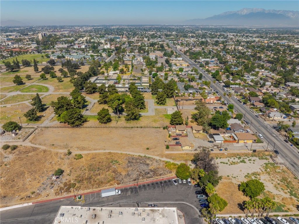 Image 14 of property listing at 233 9th, San Bernardino, CA 92410