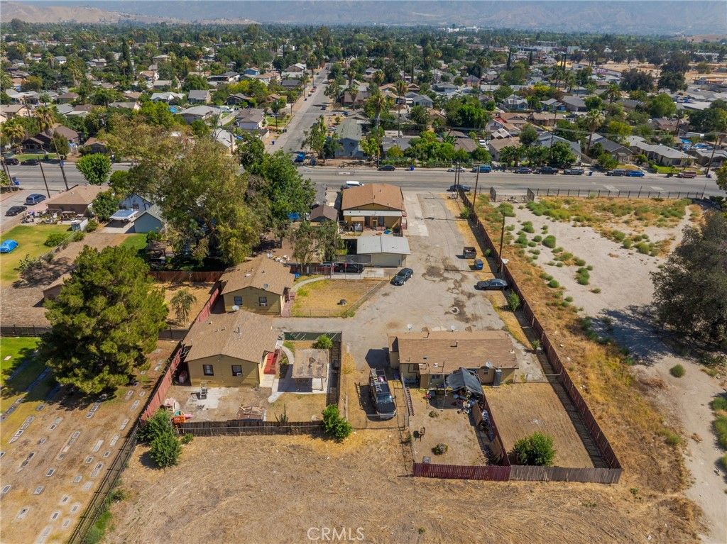Image 17 of property listing at 233 9th, San Bernardino, CA 92410