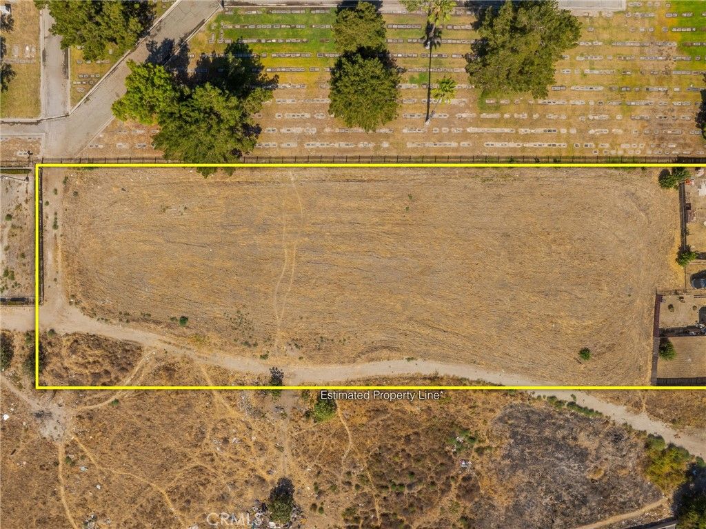 Image 7 of property listing at 233 9th, San Bernardino, CA 92410