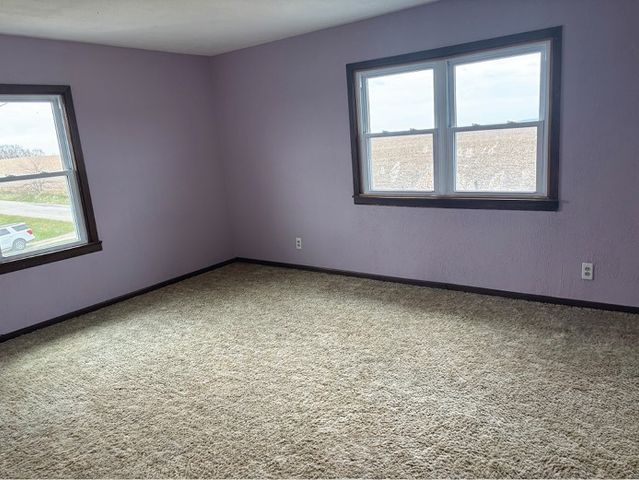 2037 Ivanhoe Road, Ely, IA 52227
