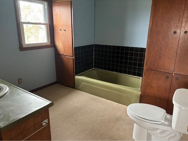 2037 Ivanhoe Road, Ely, IA 52227