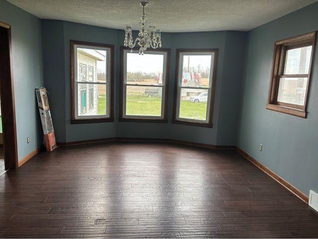 2037 Ivanhoe Road, Ely, IA 52227