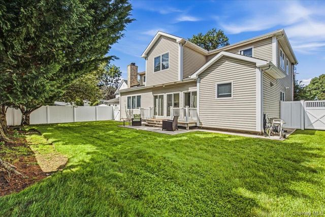 11 2nd Street, Glenwood Landing, NY 11547