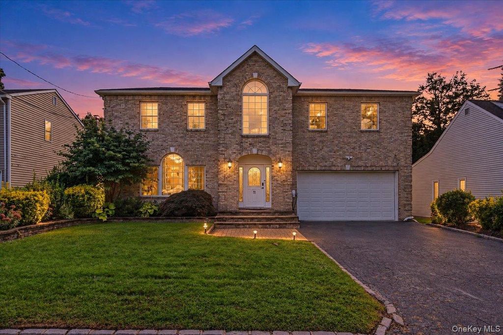 11 2nd Street, Glenwood Landing, NY 11547 — photo 2