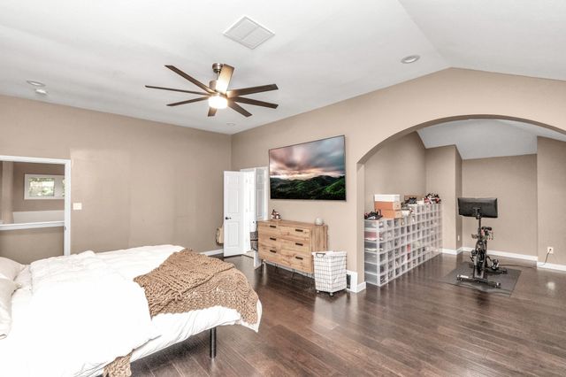 3210 Shadowwalk Drive, Houston, TX 77082