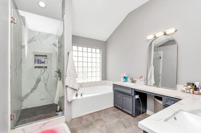 3210 Shadowwalk Drive, Houston, TX 77082