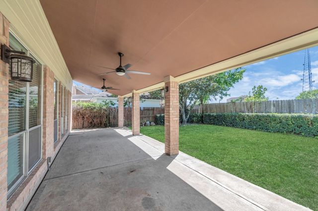 3210 Shadowwalk Drive, Houston, TX 77082