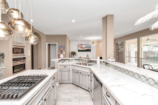 3210 Shadowwalk Drive, Houston, TX 77082