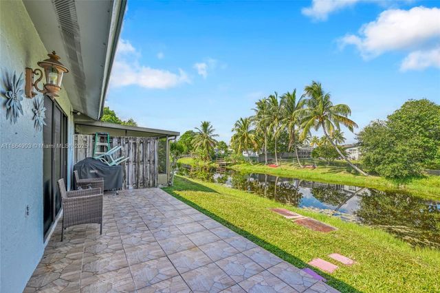 6082 NW 3rd St, Margate, FL 33063