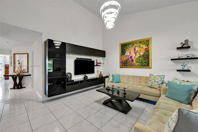 6082 NW 3rd St, Margate, FL 33063