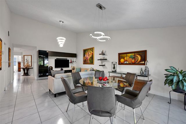6082 NW 3rd St, Margate, FL 33063