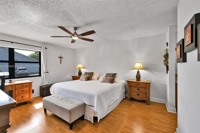 6082 NW 3rd St, Margate, FL 33063