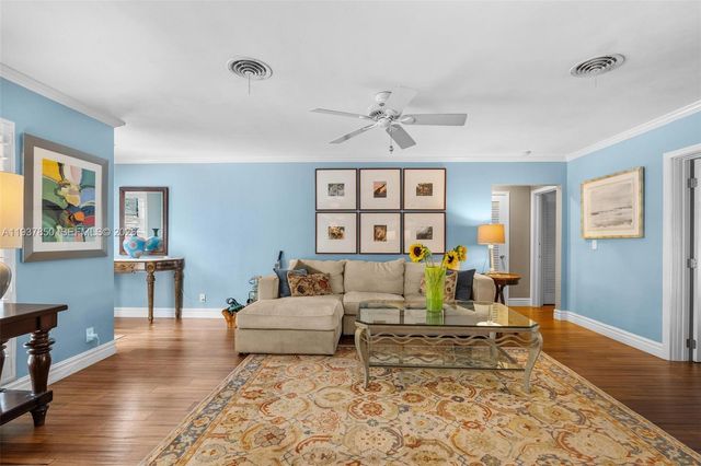 5670 NE 21st Dr, Fort Lauderdale, FL 33308