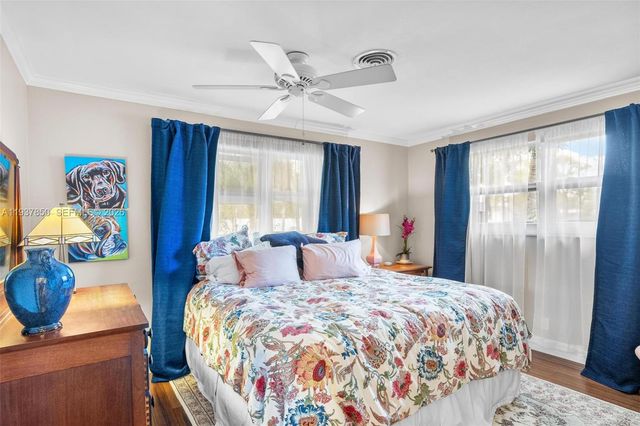 5670 NE 21st Dr, Fort Lauderdale, FL 33308