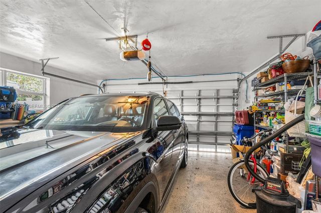 5670 NE 21st Dr, Fort Lauderdale, FL 33308