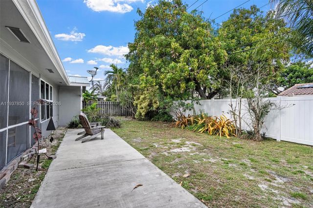 5670 NE 21st Dr, Fort Lauderdale, FL 33308