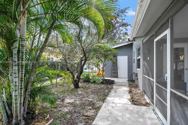 5670 NE 21st Dr, Fort Lauderdale, FL 33308