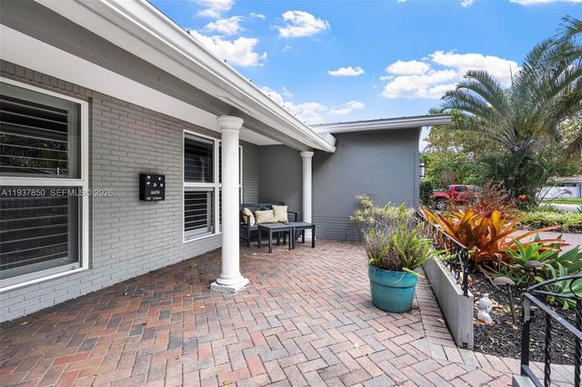 5670 NE 21st Dr, Fort Lauderdale, FL 33308