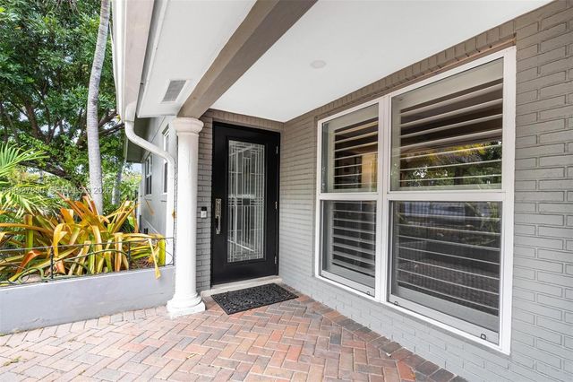 5670 NE 21st Dr, Fort Lauderdale, FL 33308