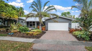 5670 NE 21st Dr, Fort Lauderdale, FL 33308