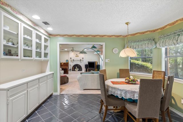 833 Kingston Drive, Mansfield, TX 76063