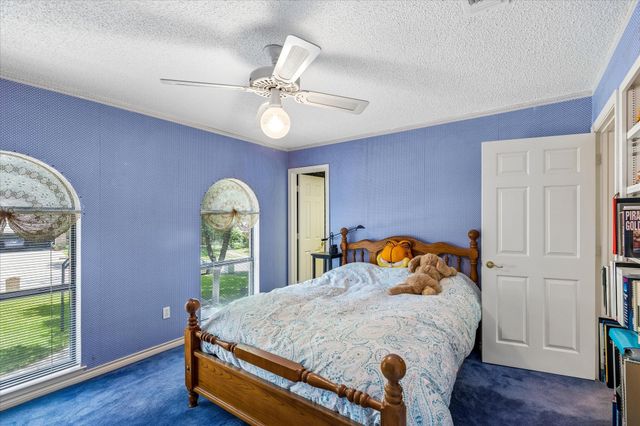 833 Kingston Drive, Mansfield, TX 76063