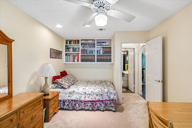 833 Kingston Drive, Mansfield, TX 76063