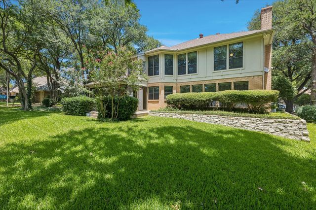 833 Kingston Drive, Mansfield, TX 76063