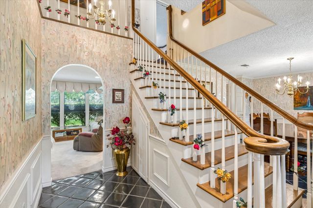 833 Kingston Drive, Mansfield, TX 76063