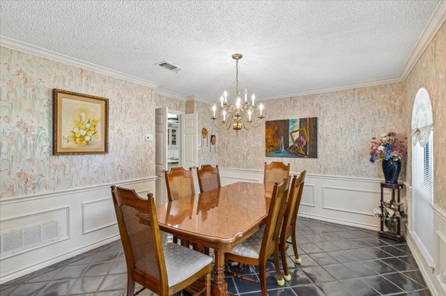 833 Kingston Drive, Mansfield, TX 76063