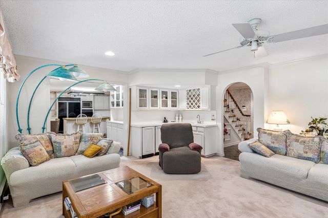 833 Kingston Drive, Mansfield, TX 76063