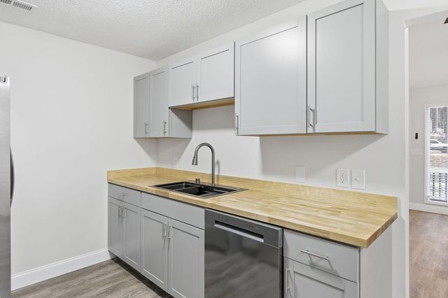 6008 Champion Road B, Chattanooga, TN 37416