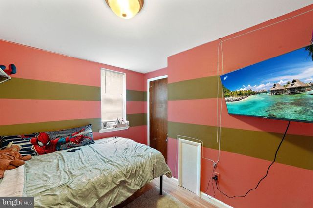 1715 W THOMPSON ST, Philadelphia, PA 19121