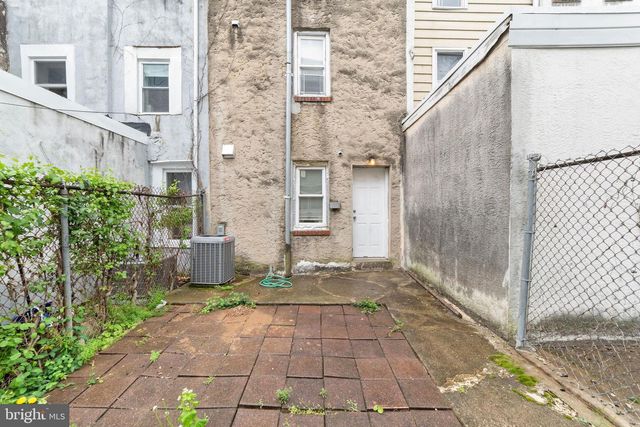 1715 W THOMPSON ST, Philadelphia, PA 19121