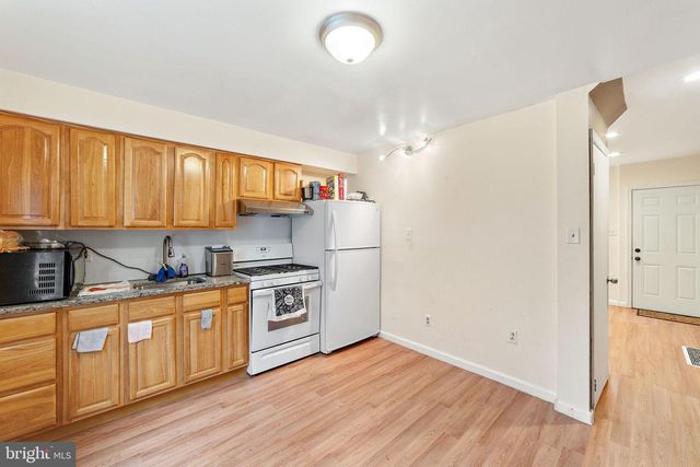 1715 W THOMPSON ST, Philadelphia, PA 19121