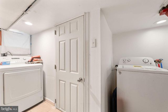 1715 W THOMPSON ST, Philadelphia, PA 19121