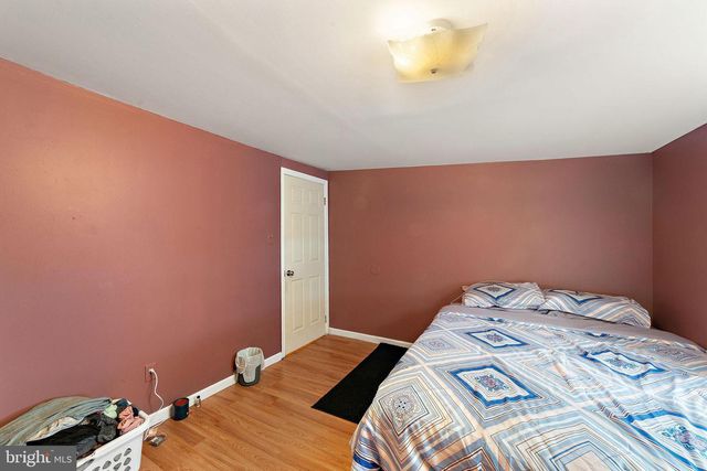 1715 W THOMPSON ST, Philadelphia, PA 19121