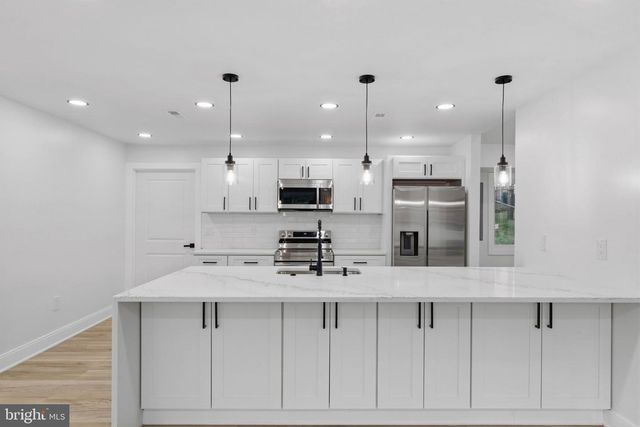 521 PARKWAY DR, Fairless Hills, PA 19030