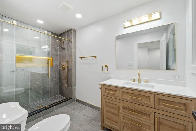 521 PARKWAY DR, Fairless Hills, PA 19030