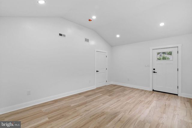 521 PARKWAY DR, Fairless Hills, PA 19030