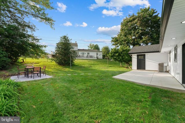 521 PARKWAY DR, Fairless Hills, PA 19030