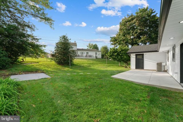 521 PARKWAY DR, Fairless Hills, PA 19030