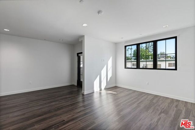 5020 Woodman 317, Sherman Oaks, CA 91423
