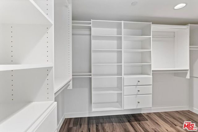 5020 Woodman 317, Sherman Oaks, CA 91423