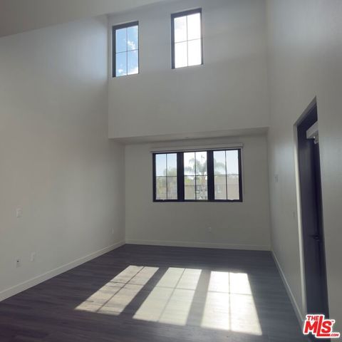 5020 Woodman 317, Sherman Oaks, CA 91423